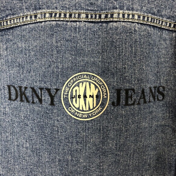 Vintage DKNY Denim Trucker Jacket Womens Small Oversized 90s Grunge Layering USA - Picture 7 of 12
